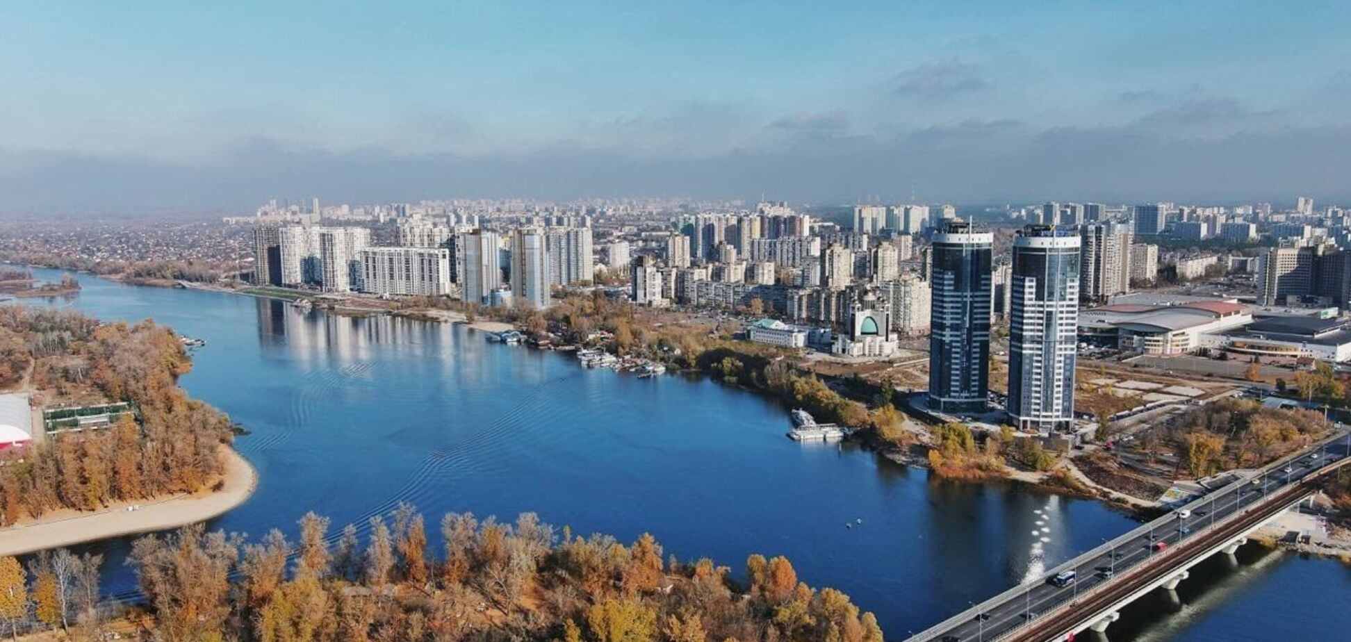 У Києві просто неба провели презентацію проєкту благоустрою мікрорайону Микільська Слобідка