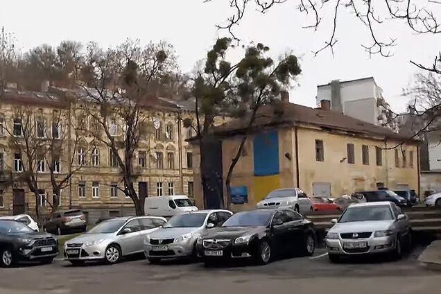 В Украине нашли интересный способ бронировать паркоместо заранее