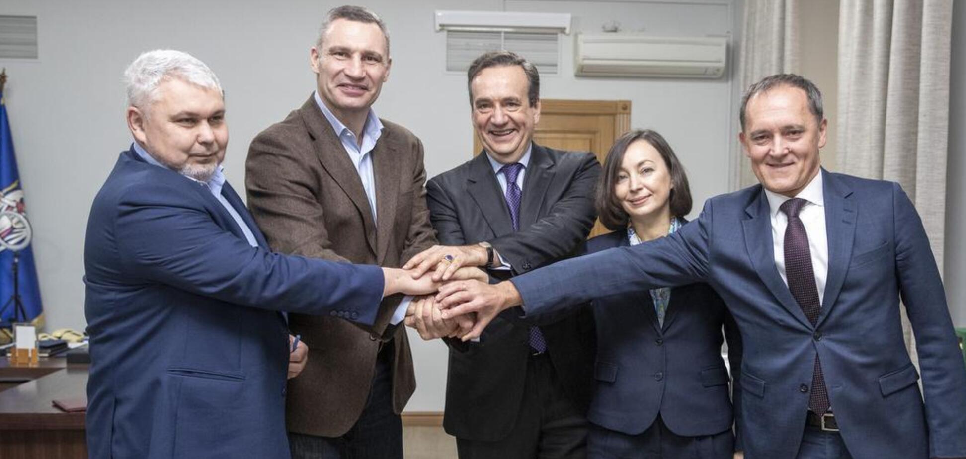 Кличко подписал соглашение с Европейским инвестиционным банком, благодаря которому Киев обновит троллейбусы и вагоны метро