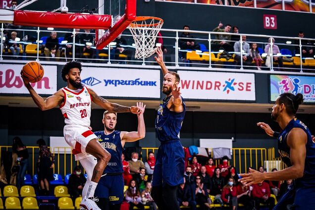 'Прометей' обыграл 'Будивельник' в Суперлиге Windrose