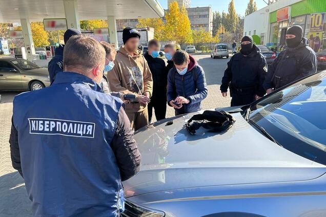 Киберполицейские нашли базы персональных данных более 300 миллионов граждан