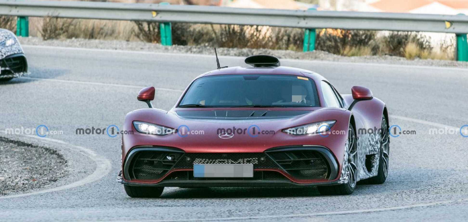 Mercedes-AMG One помітили майже без камуфляжу