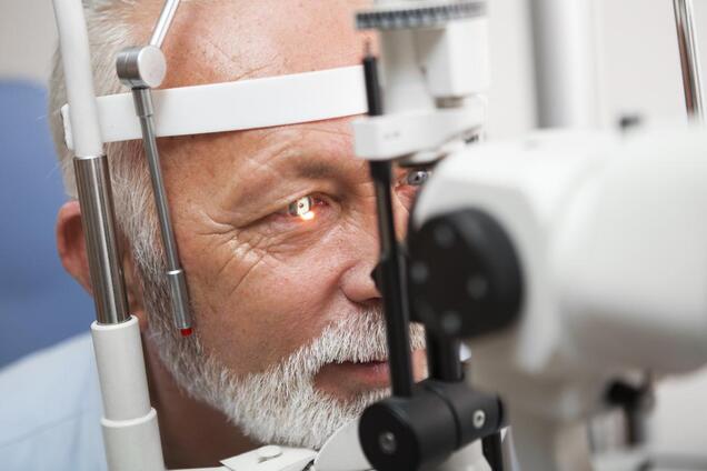 Видалення катаракти може уповільнити розвиток деменції: дослідження