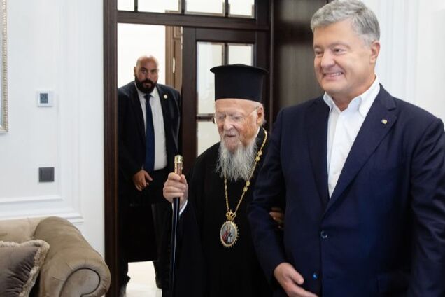 Порошенко провів телефонну розмову із Вселенським Патріархом Варфоломієм