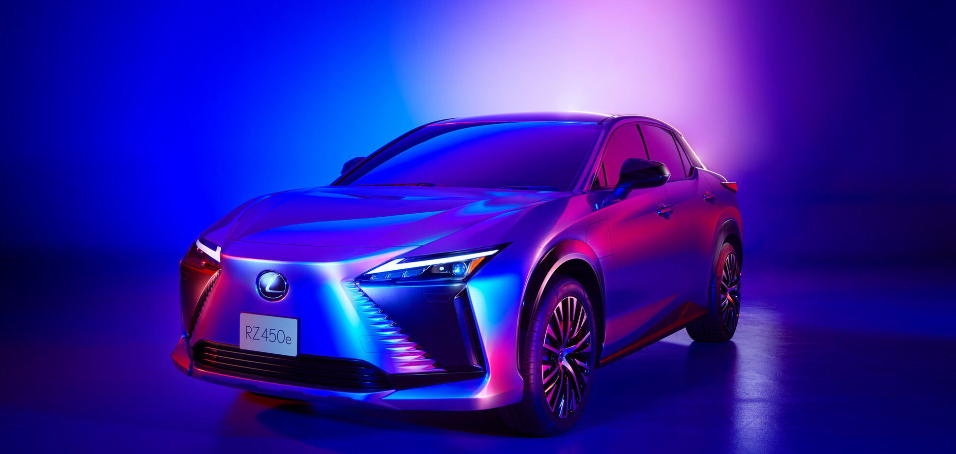 Lexus показав перший електромобіль бренду у всій красі