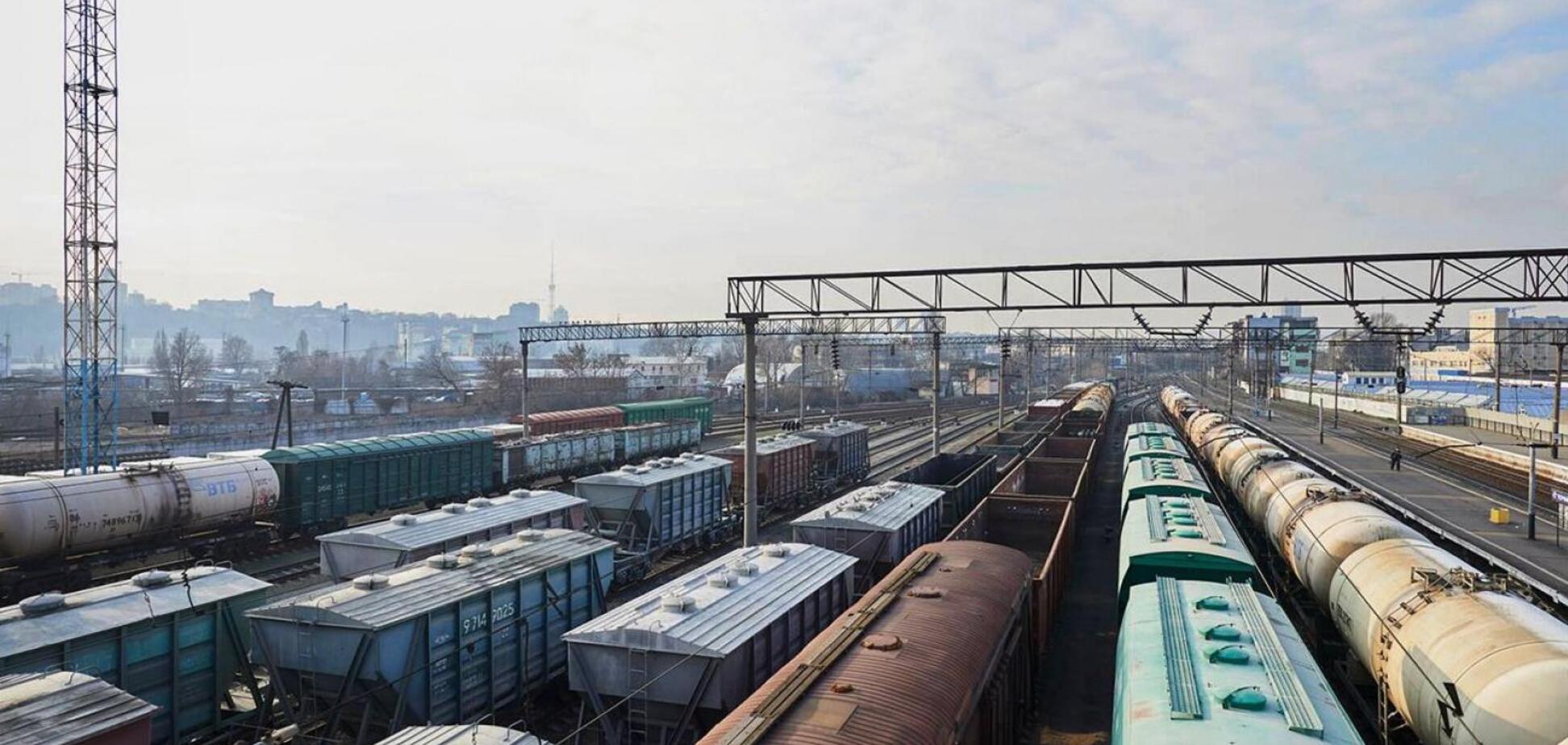 Дефицит локомотивов в УЗ приводит к миллионным потерям перевозчиков – СМИ