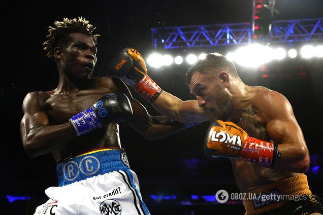 Ломаченко победил Комми