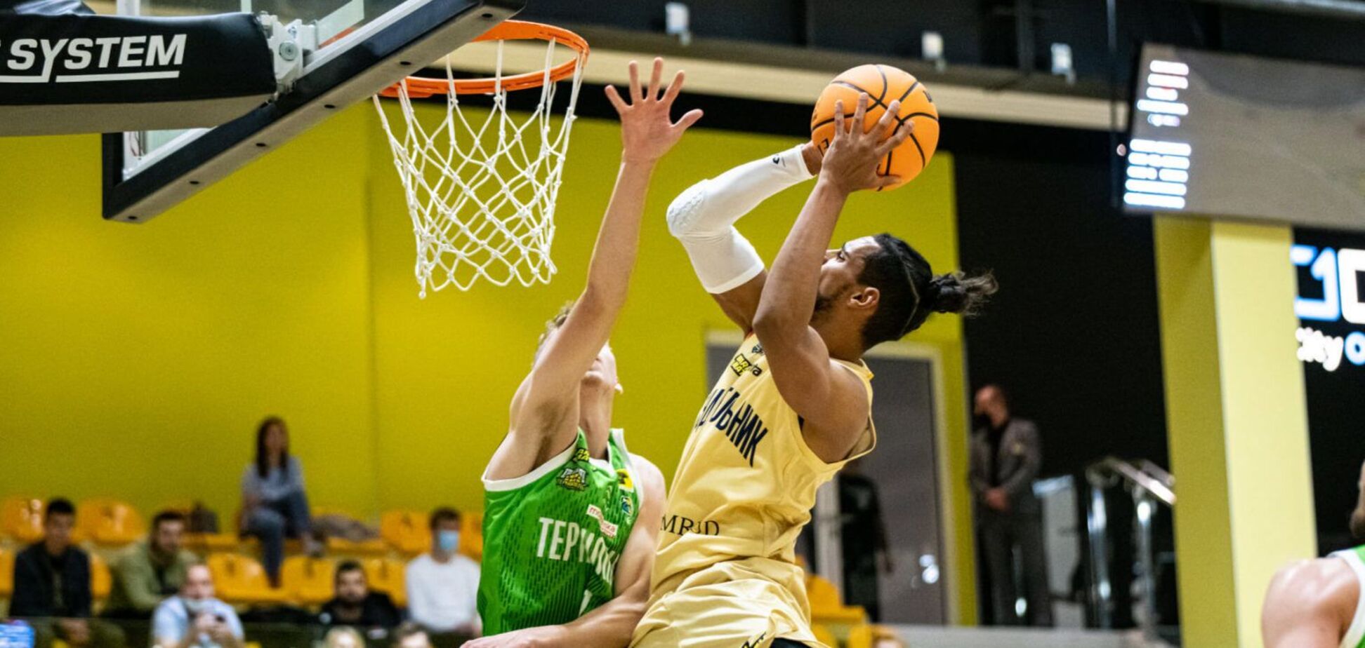 Будивельник победил Тернополь