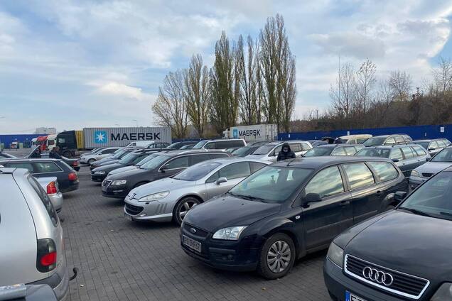 Украинцы будут бесплатно отдавать машины государству