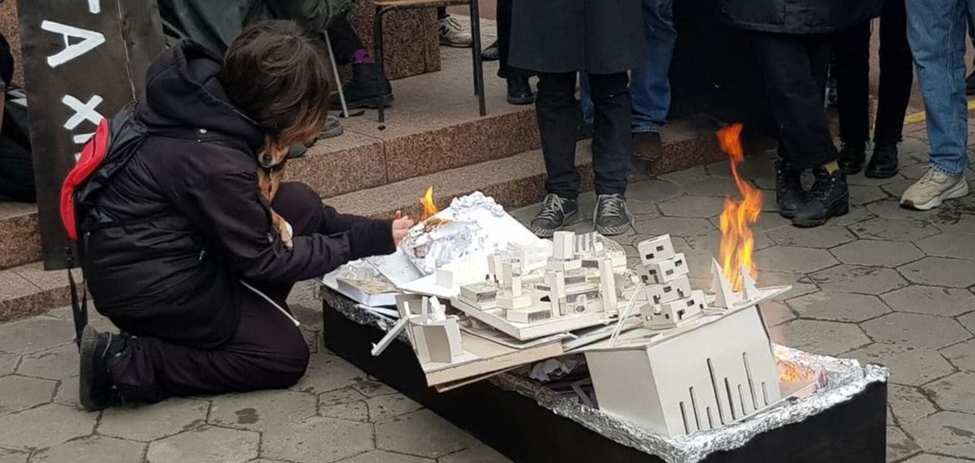 Студенты ХНУБА вышли протестовать из-за реорганизации вуза