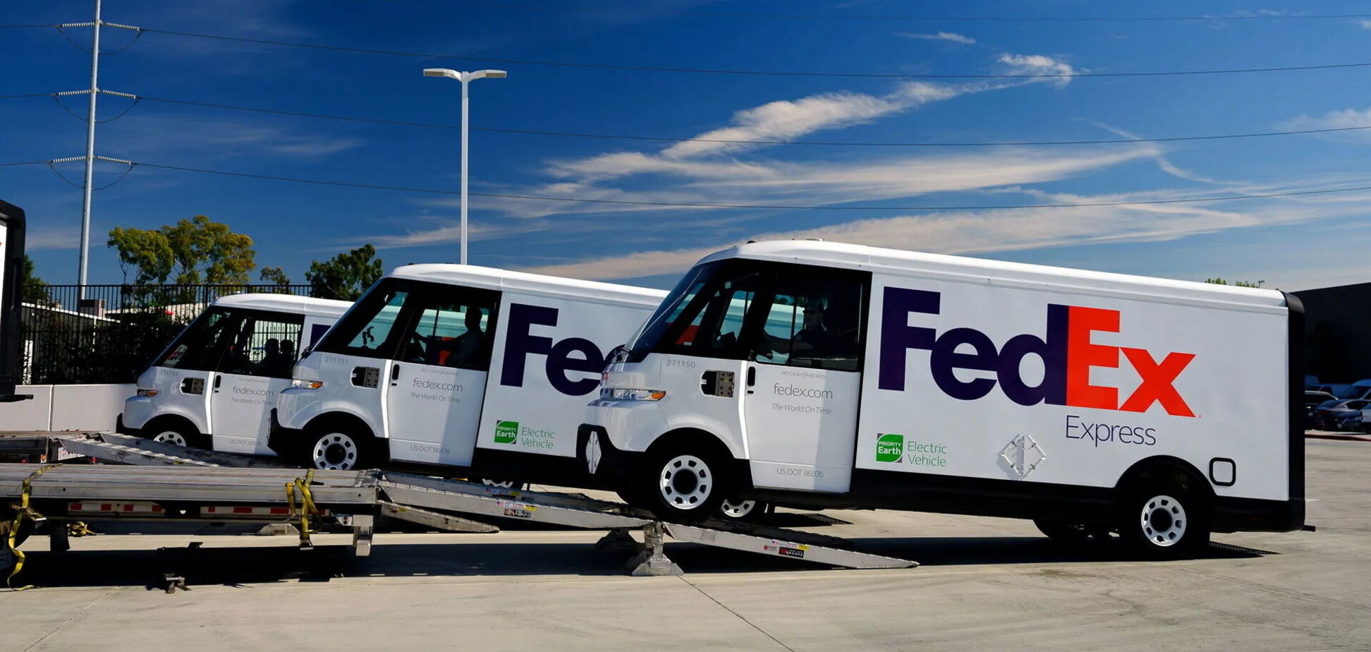 GM BrightDrop відправив FedEx першу партію електрофургонів EV600