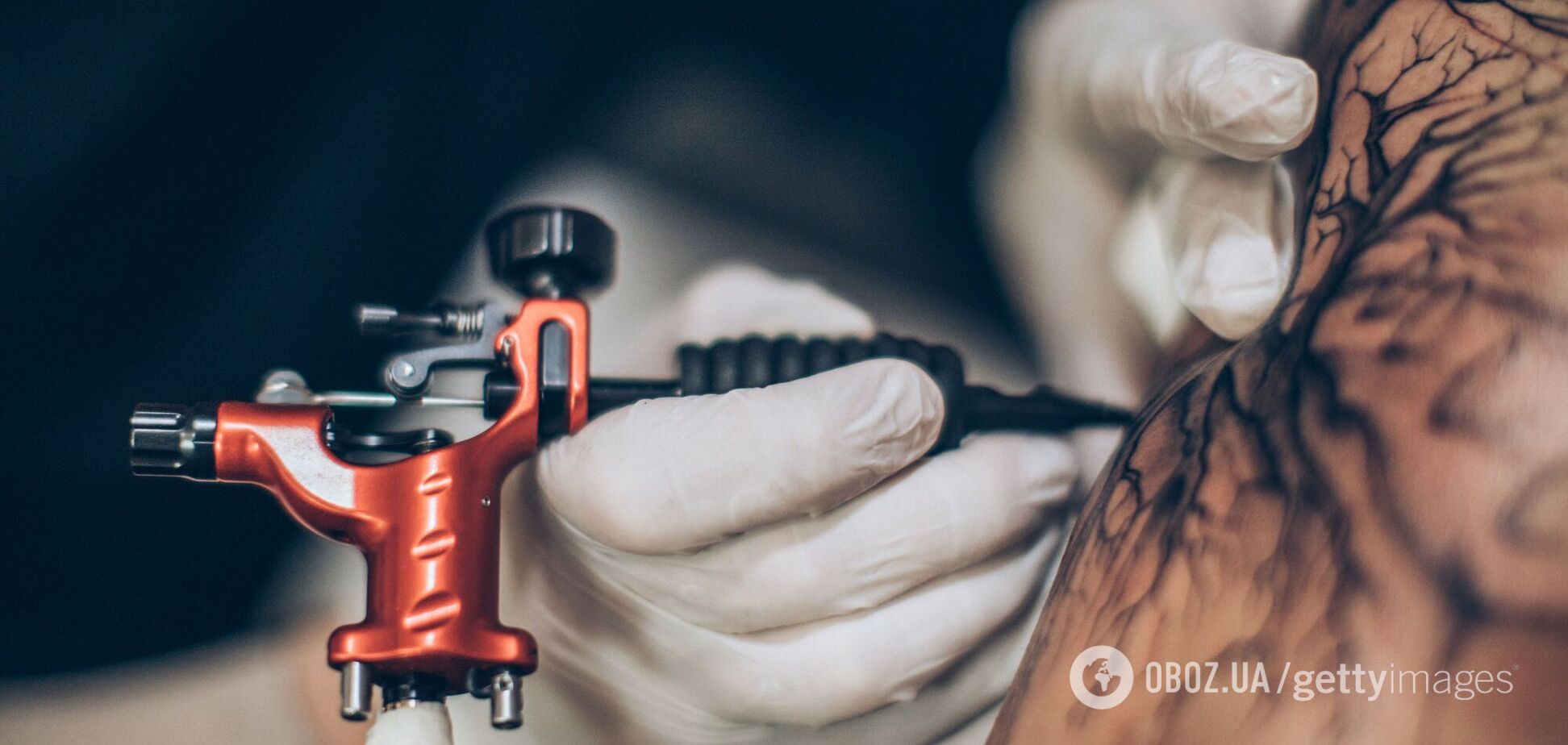 Женщина сделала тату с камнями, но люди увидели в нем фекалии. Фото неудачной татуировки