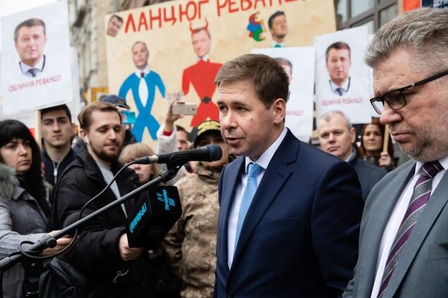 Подозрение Порошенко незаконно и не имеет никаких правовых оснований, – Новиков