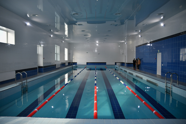 'Большая стройка' в Дубно возобновила заброшенный бассейн, который простаивал 8 лет