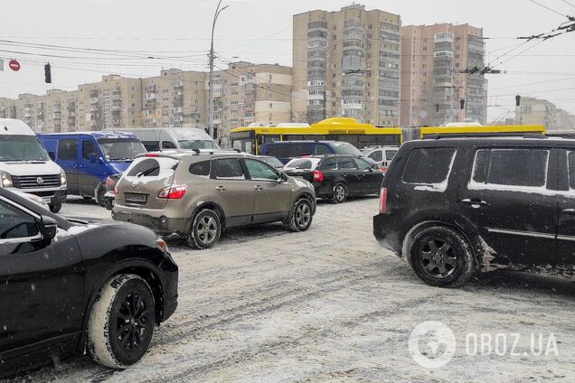 На столичных улицах образовались тянучки
