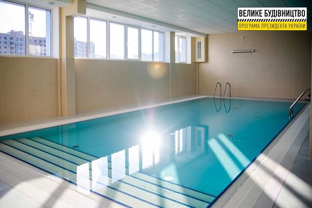 В Слобожанском в Днепропетровской области открыли новый бассейн. Фото