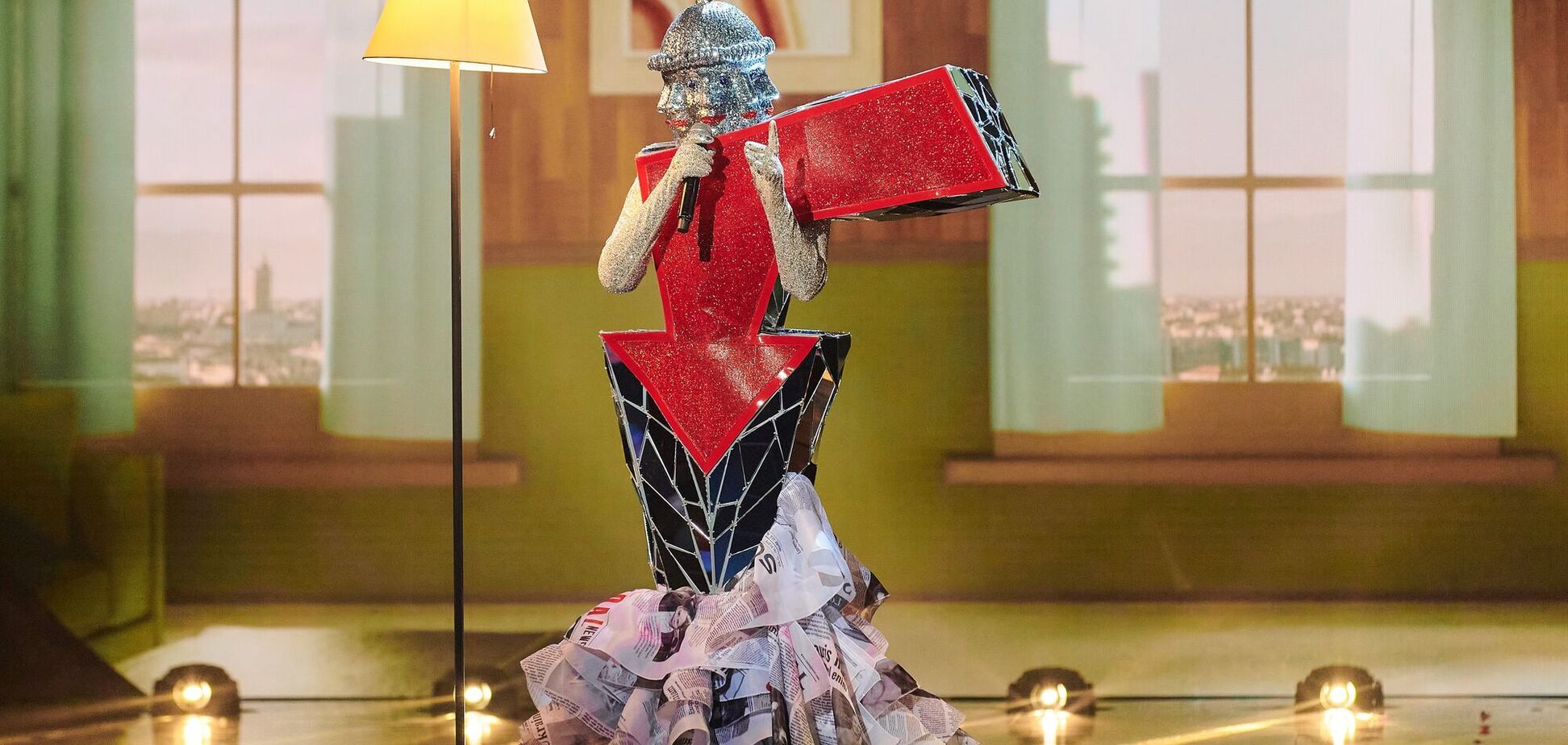 Стало известно, кто скрывался под маской Скандала. Фото