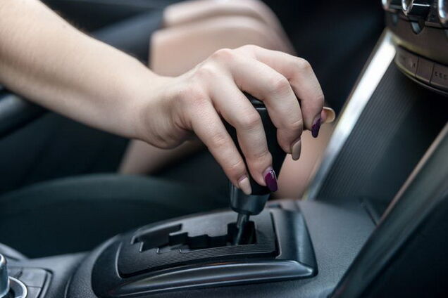 Без права на 'механику': новые водительские права имеют ряд ограничений