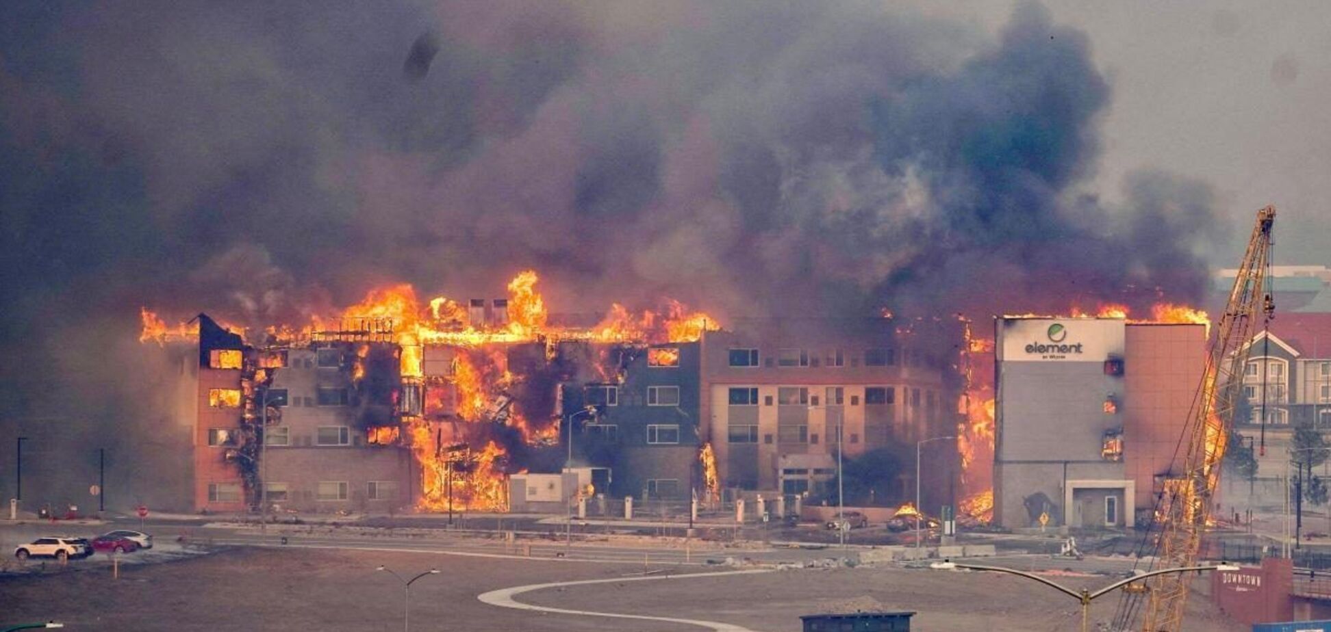 Мощный лесной пожар охватил штат Колорадо: уничтожено сотни домов