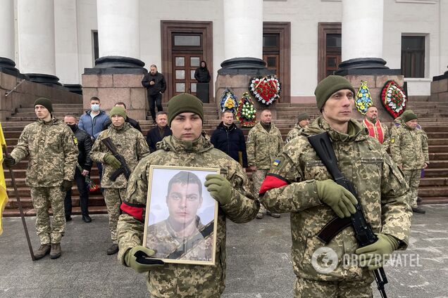 Россияне, кровь наших сыновей на ваших руках