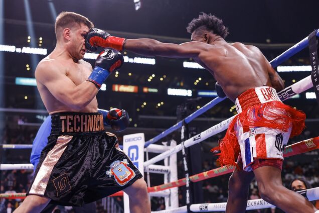 Украинский боксер-претендент на титул неожиданно проиграл неоднозначным решением