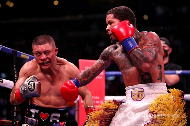 Потенциальный соперник Ломаченко отстоял чемпионство со сломанной рукой. Видео