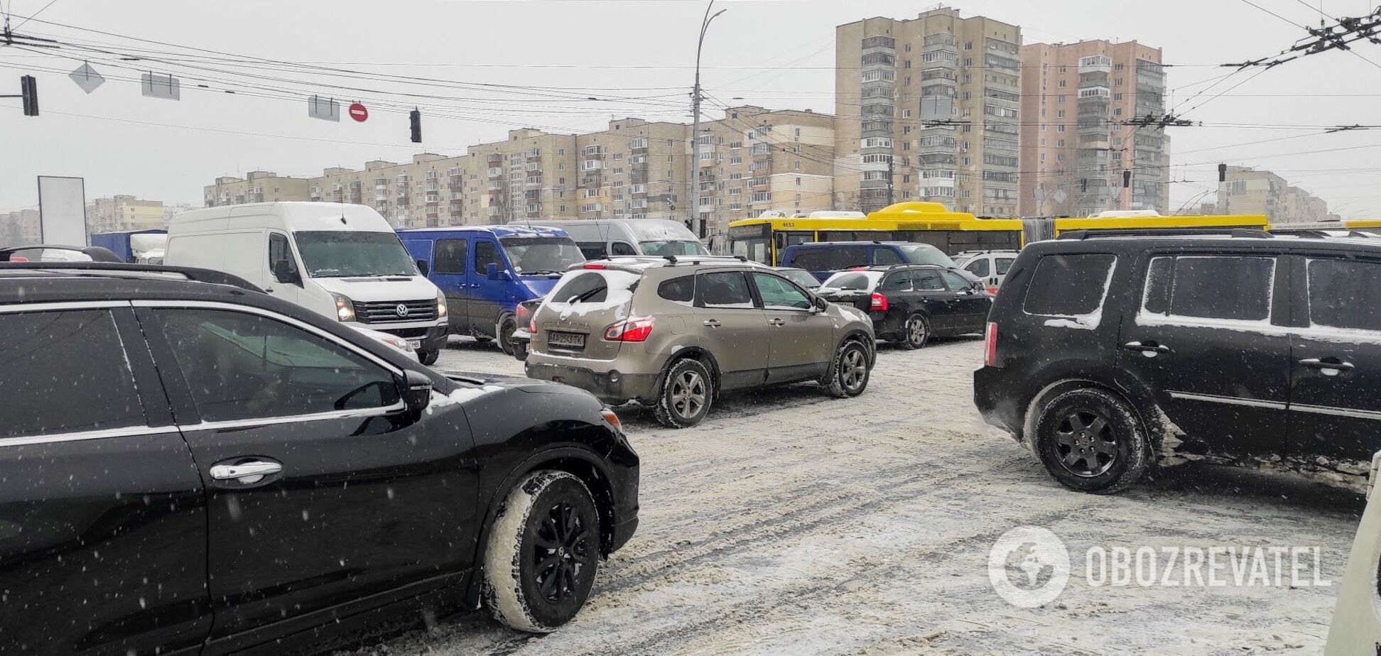 На столичных улицах образовались тянучки