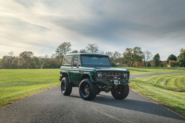 Уникальный рестомод Ford Bronco оснастили мотором от Mustang