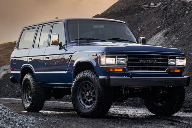 33-річний Land Cruiser оцінили як два нові LC300