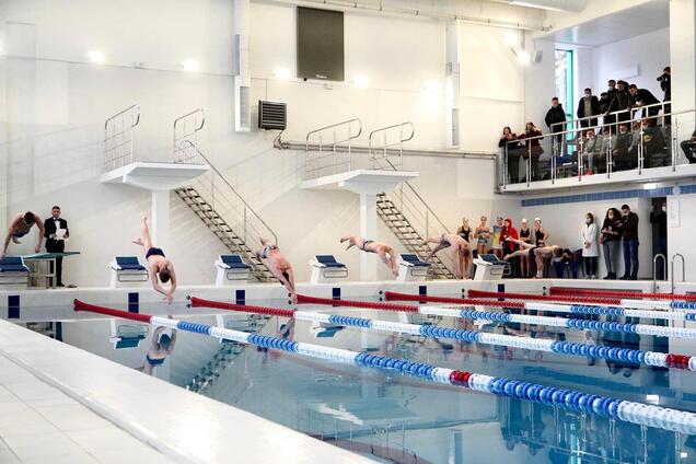 В Виннице по программе 'Большая стройка' открыли современный спорткомплекс с бассейном