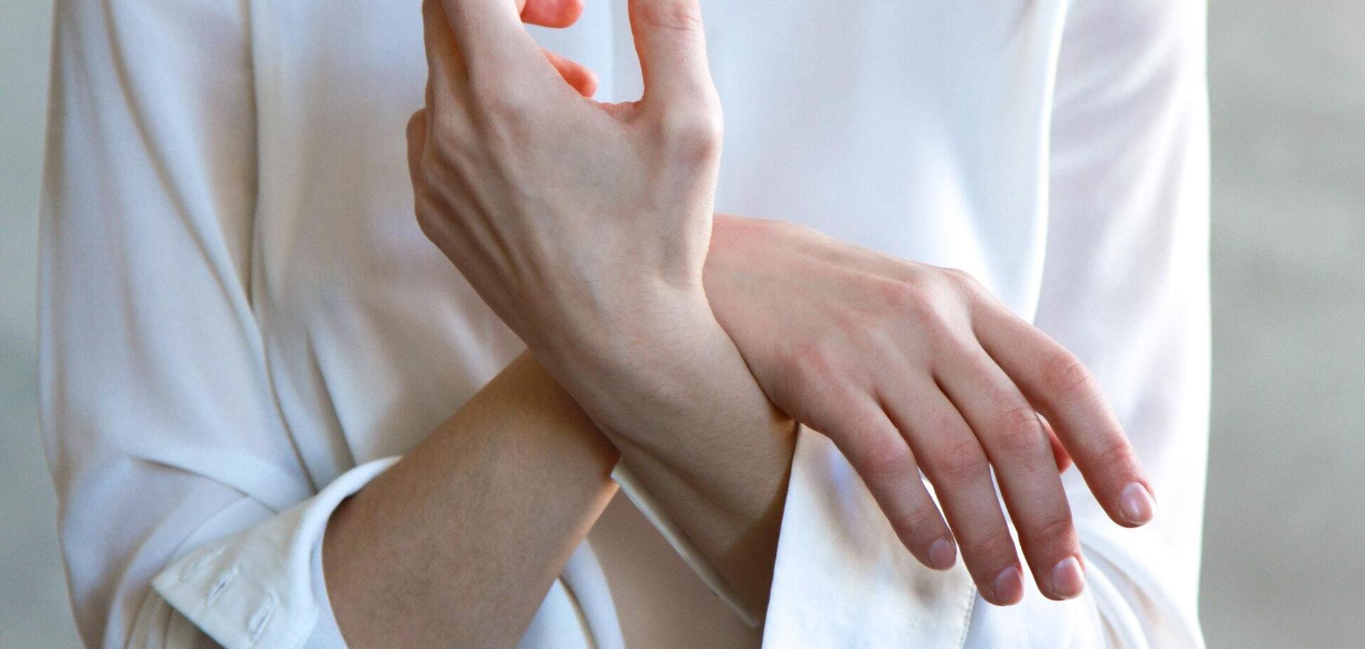 Руки женщины