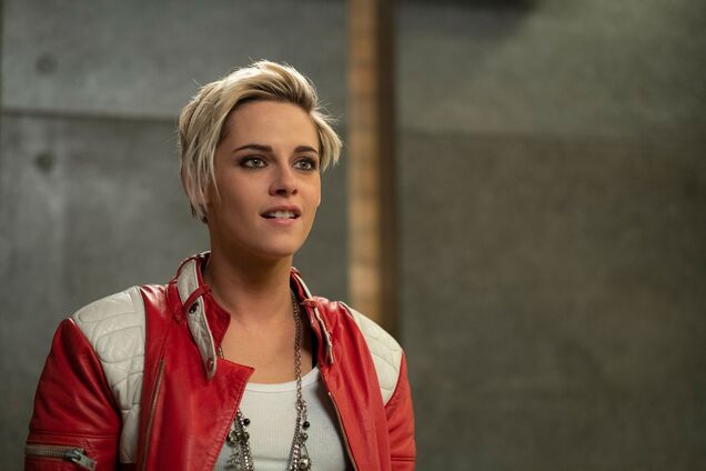 В сети показали Кристен Стюарт в легендарном образе принцессы Дианы на съемках фильма 'Спенсер'