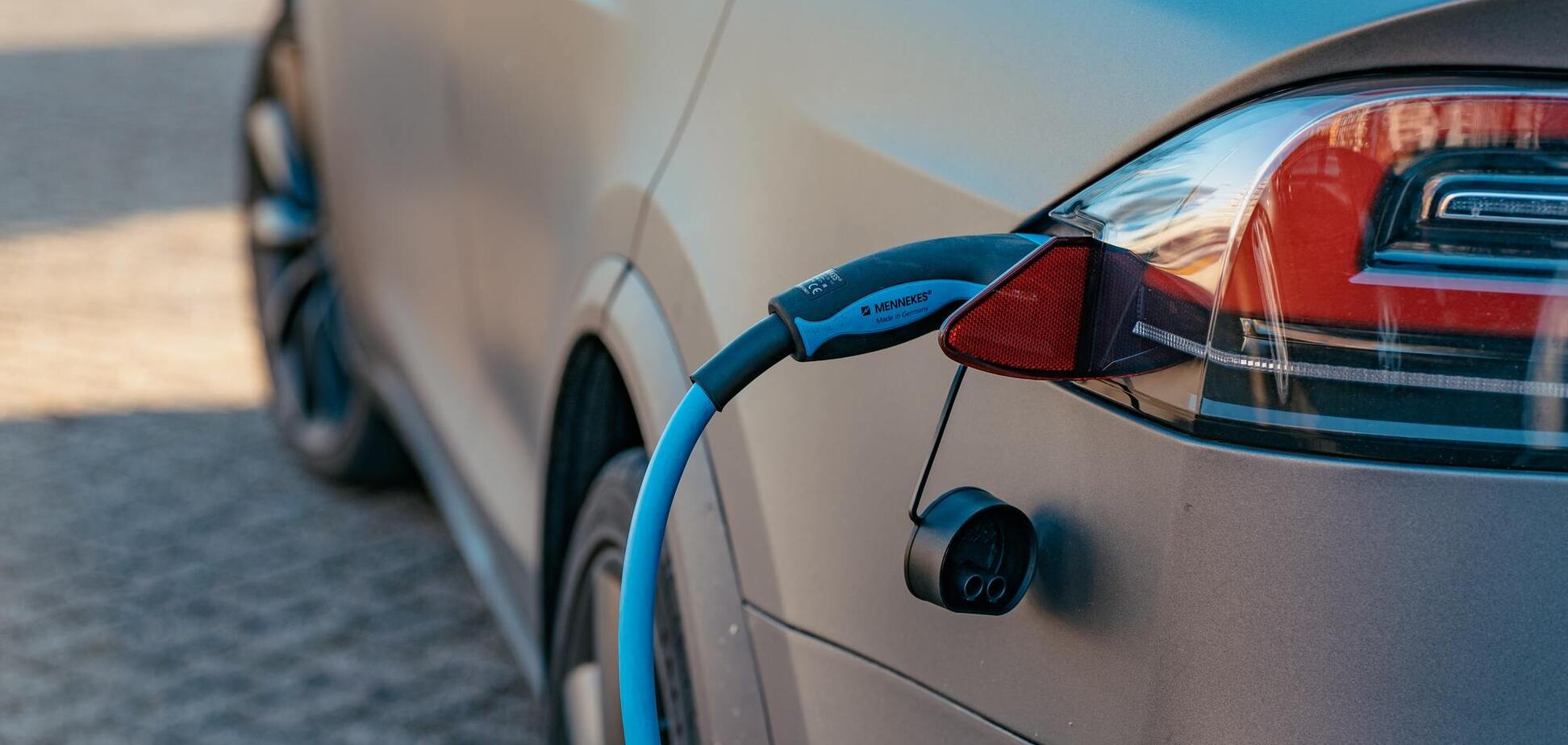 Электромобиль