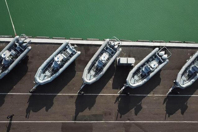 США передали лодки и другую технику ВМС