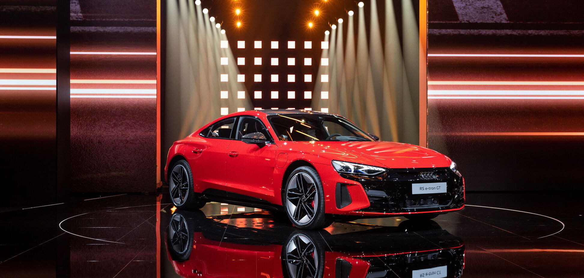 Audi презентовал электрический e-tron GT и назвал цены