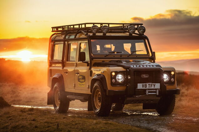 Land Rover випустить ексклюзивну серію Defender Works V8 Trophy