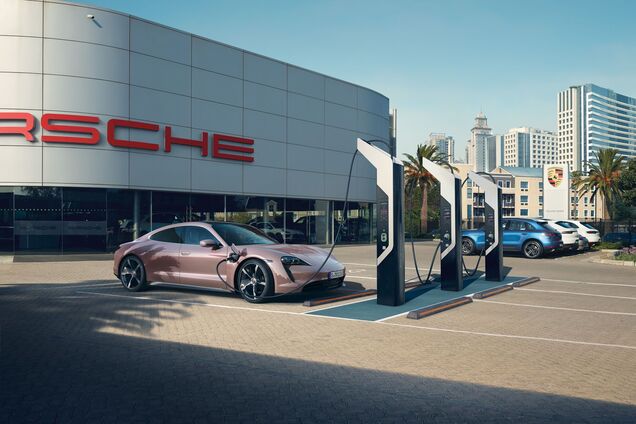 Porsche анонсировал дебют в Украине 5 новинок