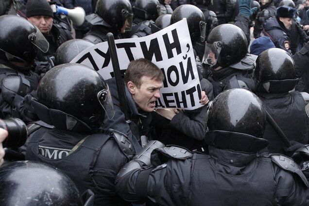 В России продолжаются протесты из-за ареста оппозиционера Алексея Навального
