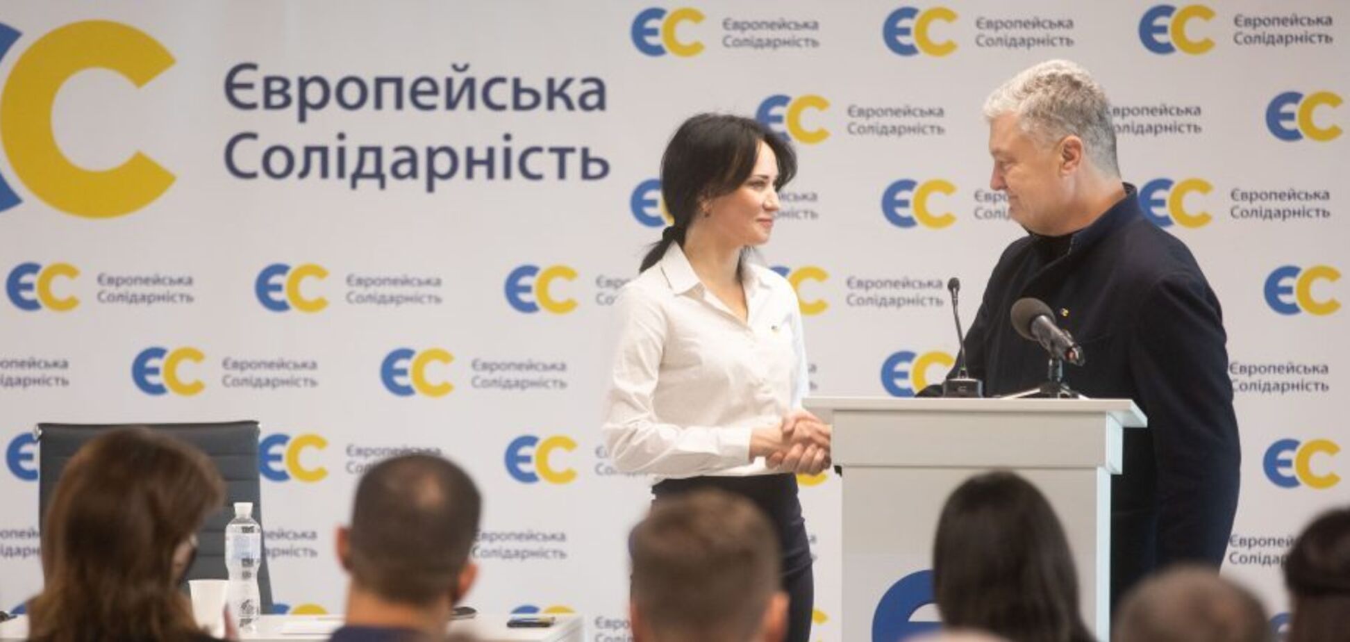 Порошенко призвал поддержать Марусю Зверобой: она бесстрашная и несокрушимая