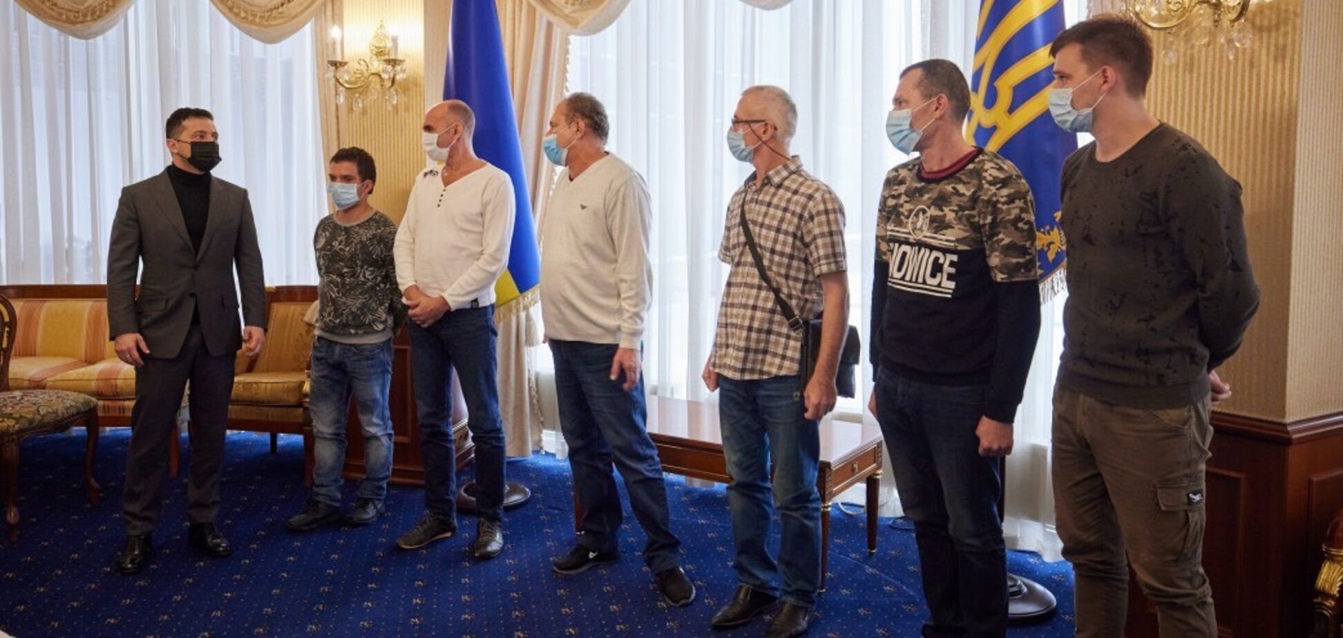 В Україну повернулися полонені моряки: зустрічав особисто Зеленський. Фото