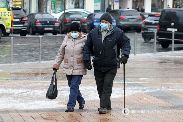 В Україні за добу на COVID-19 захворіли 330 дітей та 226 медиків