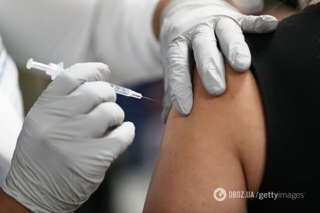 В Україні не змогли почати вакцинацію 15 лютого: причини та плани МОЗ