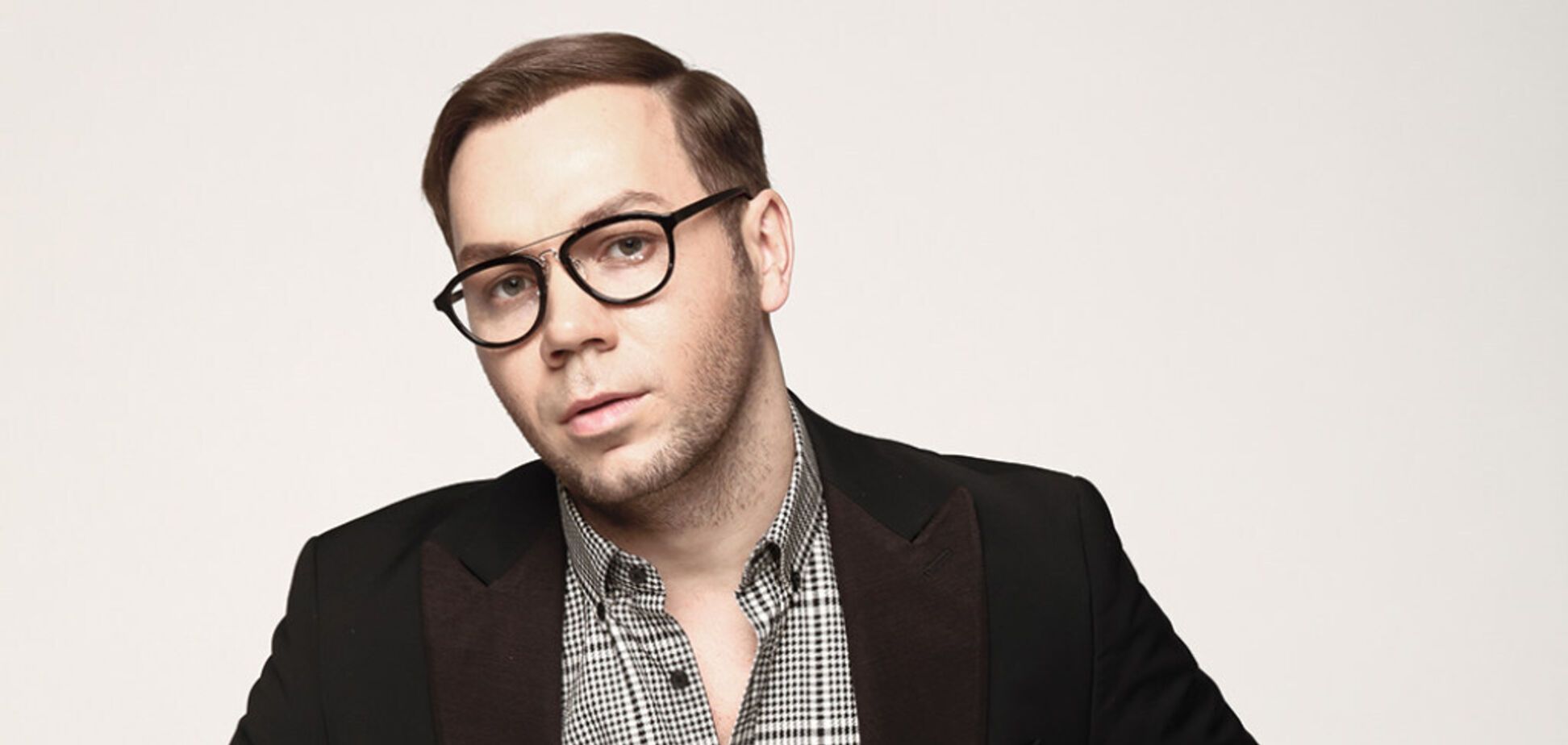 Андре Тан представив нову колекцію сорочок plus size