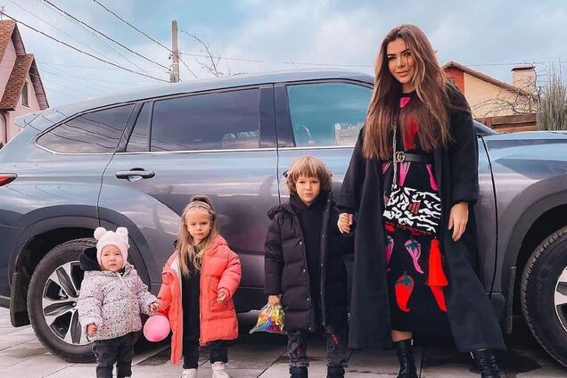 Софія Стужук зі своїми дітьми