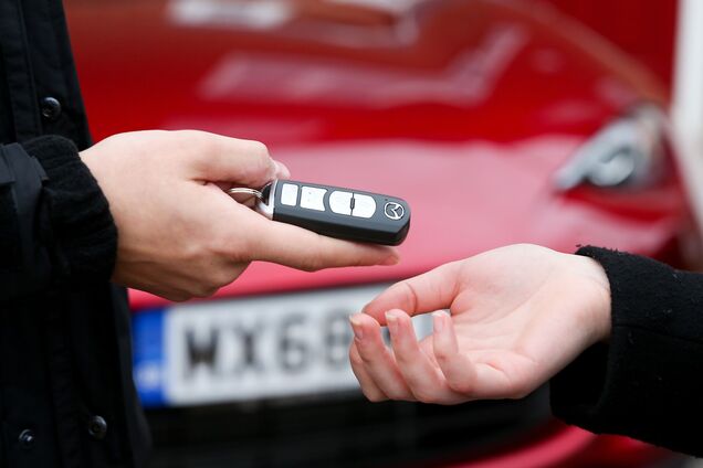 Зареєструвати автомобіль можна буде не виходячи з шоу-руму