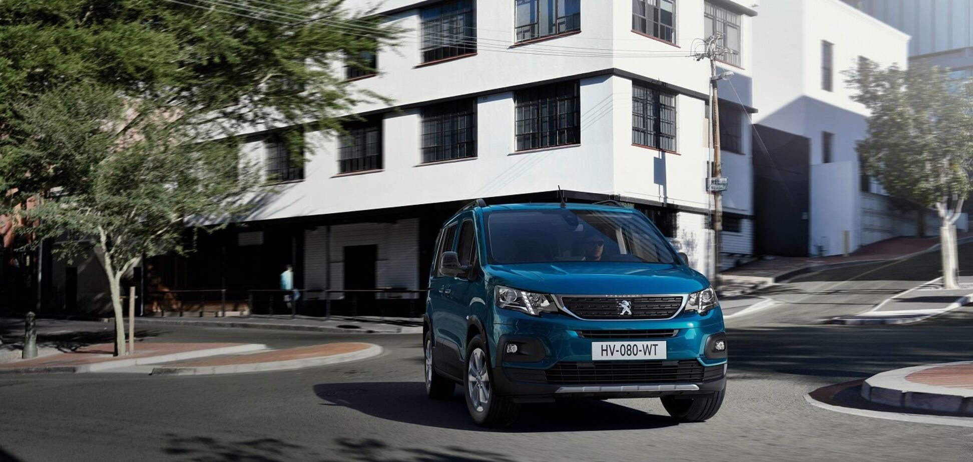 Минивен e-Rifter пополнит линейку электромобилей Peugeot
