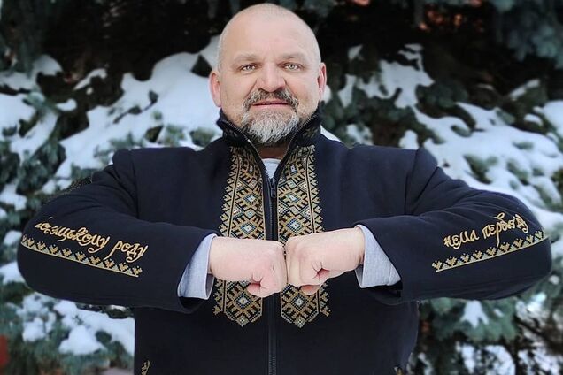 Вирастюк покорил вершину скалы в Карпатах. Фото