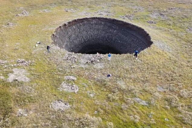Подобные воронки возникают в результате мощного выброса метана
