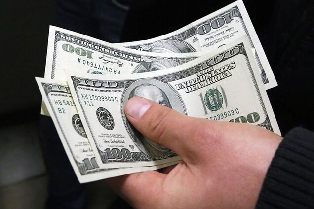 Адвокат опроверг отношение Иванющенко к конфискованным в Латвии деньгам