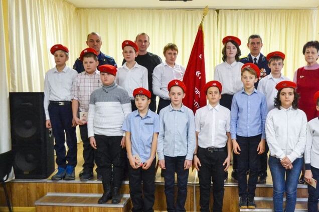 Посвящение детей в Крыму в 'Юнармию'